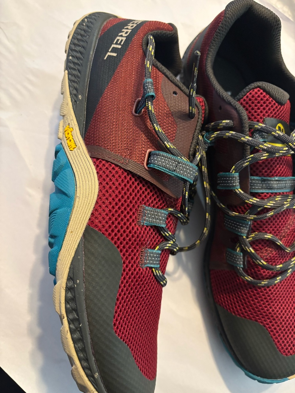Merrell men’s trail glove 6
Size 10.5 - Picture 2 of 7